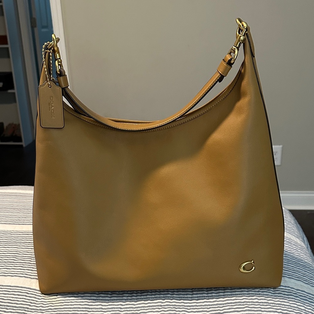 Coach Juliet 38 Honey Brown Leather Hobo Bag 😍😍